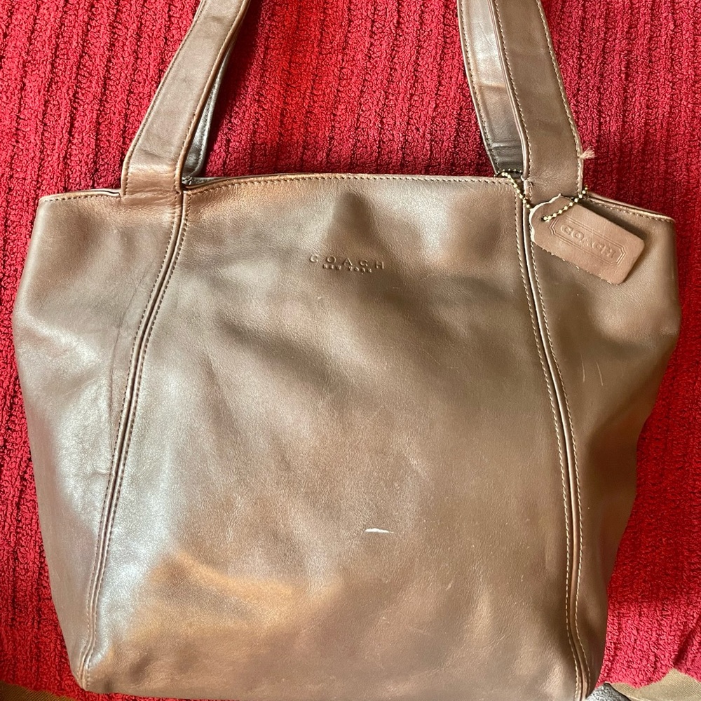 Coach Brown Leather Shoulder Tote Bag with 2 Zipper Pockets inside